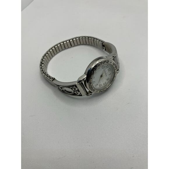 GENEVA Silver Tone Women's Watch Celtic Whimsy Analog Stretch Band Quartz - Picture 2 of 6